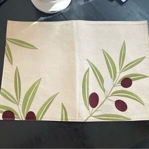 Sonoma 4 embroidered olive branch placemats.